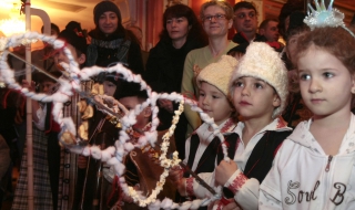 "Армия на чудесата" подпомогна деца на загинали
