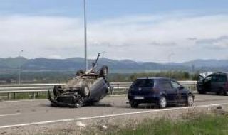 Катастрофа с три коли на Околовръстното на София