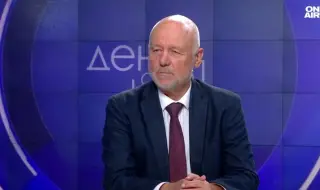 Проф. Тагарев: Радев харчи с лека ръка отношенията ни с Украйна
