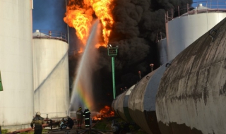 Нов взрив в горящата нефтобаза край Киев