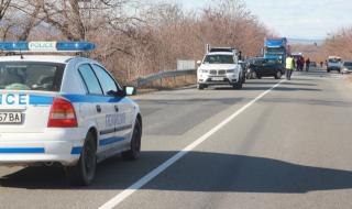 Тежка катастрофа блокира пътя Казанлък-Стара Загора