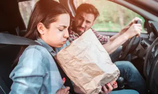 4 трика как да се спасите от гаденето по време на път