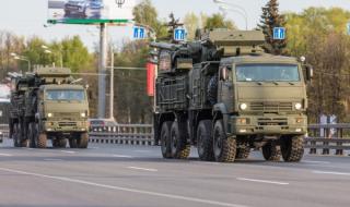 БТР-и и войници блокираха магистрала в Чехия