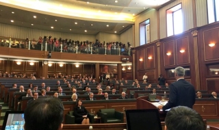 Хашим Тачи положи клетва като президент на Косово