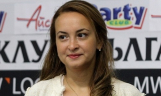 Стефанова направи реми в Ташкент