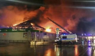 Двама души са задържани във връзка с пожара в руски нощен клуб, взел 13 жертви