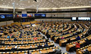 АФП: Нараства напрежението в Европарламента, ситуацията е много нестабилна