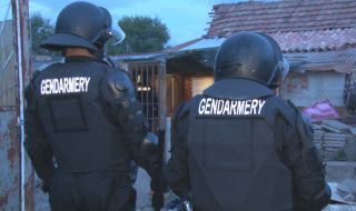 В Казанлък провеждат спецакция след нападението над полицай