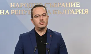 „Възраждане“: Нелепо е Радев да не знае товара на кораба