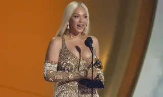 Бионсе се появи разгърдена на състезание от Формула 1 (ВИДЕО+СНИМКИ)