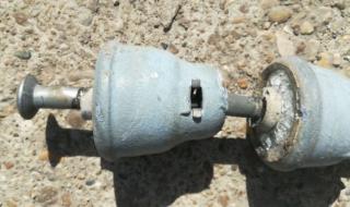 Вандали стреляха по електрически стълбове в село Николово