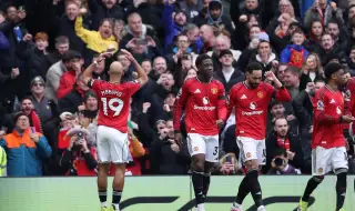 Четвърти пореден успех Ман Юнайтед при Карик, червен картон на Ромеро улесни пропадането на Тотнъм