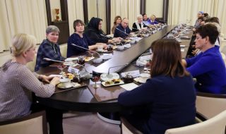 Путин увери майки на руски войници в Украйна, че споделя болката им