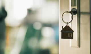 Банките вдигат лихвите по жилищните кредити