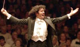 Диригент вдъхновява деца в неравностойно положение