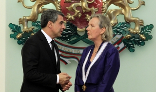 Плевнелиев връчи „Мадарски конник“ на посланик Алин