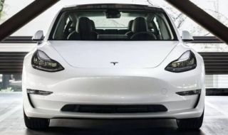 Цената на нова Tesla Model 3 падна под цената на аналогичен автомобил с ДВГ