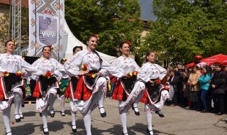 На Лазаровден в Ловеч се открива традиционният Национален събор на народното творчество