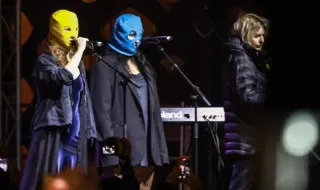 Pussy Riot представят „Riot Days“ в София на 10 октомври
