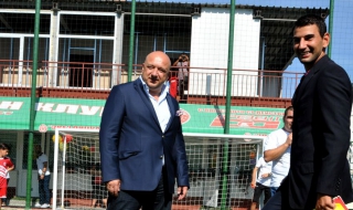 Кралев: Спортът е социален феномен, който изгражда силни личности