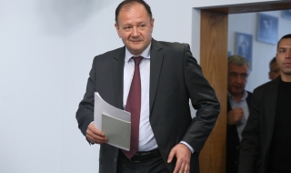 Миков с "бутонките" към Павлова