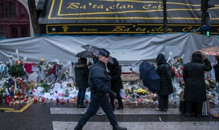 Автоматите Калашников, окървавили Париж, са закупени по интернет от Германия