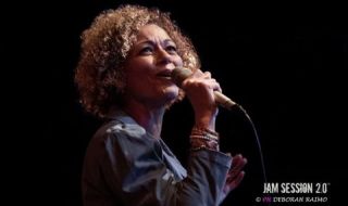 Бразилска звезда представя нов албум в София