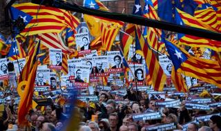 Хиляди излязоха по улиците на Каталуния