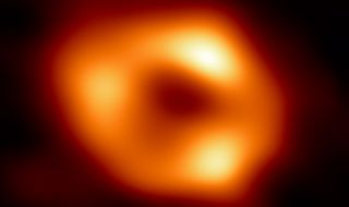 За пръв път показаха СНИМКА на черна дупка в центъра на Млечния път
