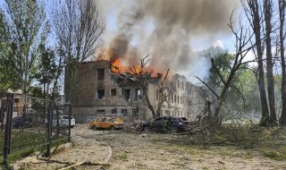 Руските терористи унищожиха болница в Днипро. Зеленски: Русия избра пътя на злото, но ще си плати!