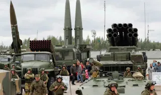 Зеленски: Русия произвежда 140 балистични ракети месечно