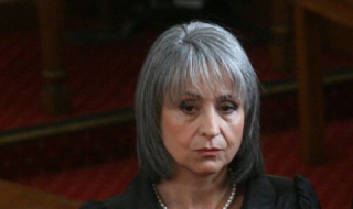 Попова награждава балетисти във Варна