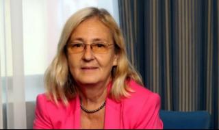 Проф. Кожухарова: COVID-19 си отива, вече не са нужни строги мерки