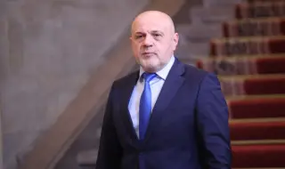 Томислав Дончев: Служебно правителство може да ни отклони от еврозоната