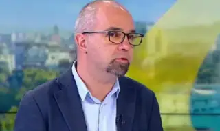 Първан Симеонов: Завоите трябва да се взимат плавно. Радев взима и един друг завой - отварянето на вратата към ПП-ДБ