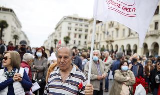 Денят на труда ще бъде отбелязан с 24-часова стачка и шествия в Гърция
