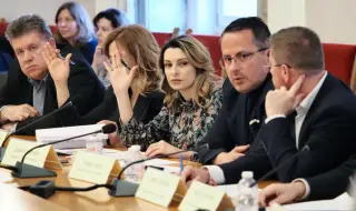 Депутатите гласуват окончателно удължителния закон за бюджета