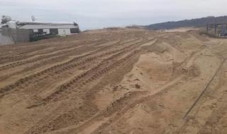 Половин декар са унищожените дюни на плажа в Ахтопол
