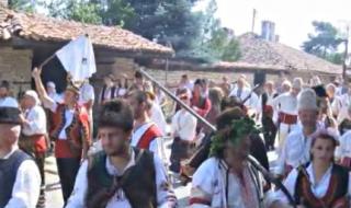 Рекорд! Българи вдигнаха най-голямата сватба в света