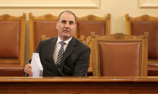 Цветан Цветанов и Иван Костов си размениха остри реплики