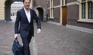 Парламентът на Нидерландия отхвърли вот на недоверие към премиера