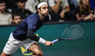 Лоренцо Музети на полуфинал в Атина след категорична победа