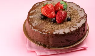 Рецепта на деня: Шоколадова торта с ягоди и маскарпоне
