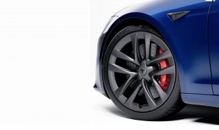 Tesla добави карбо-керамични спирачки за Model S Plaid - 1