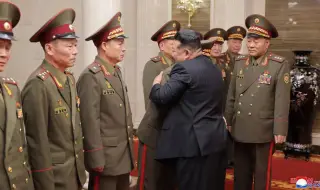 Ким Чен-ун награди корейски войници, сражавали се в Курска област
