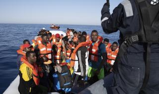 От началото на годината над 6000 мигранти са акостирали в Италия