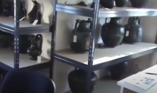 Прокуратурата продължава да изземва антики от Божков (ВИДЕО)