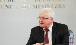 Кирил Ананиев: Постигнахме съгласие с личните лекари за имунизациите