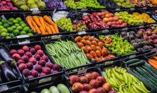 Пазете се от лепкавите плодове и зеленчуци на пазара, пълни са с токсини