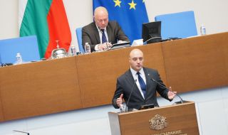 Атанас Славов за Конституцията: Днес имаме изключително важен дебат